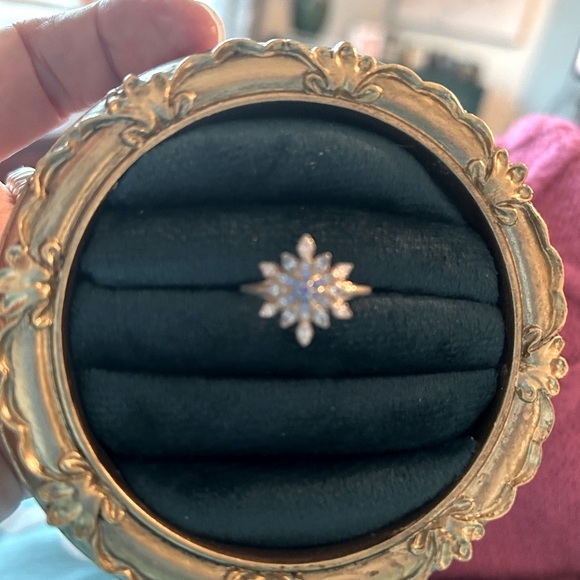 Silpada sterling silver and gold plated snowflake vintage ring. Size 8 - Picture 3 of 6